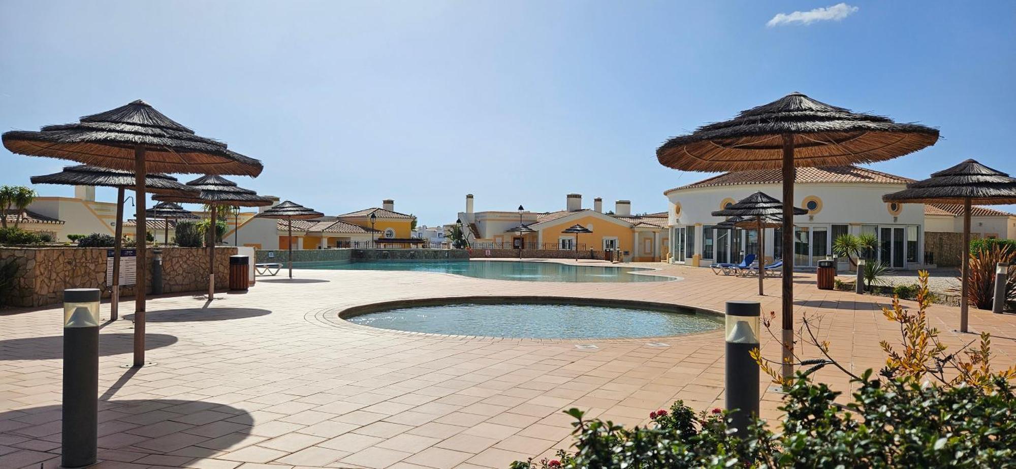 The View – Santo António Villas, Golf&Spa Salema Habitación foto